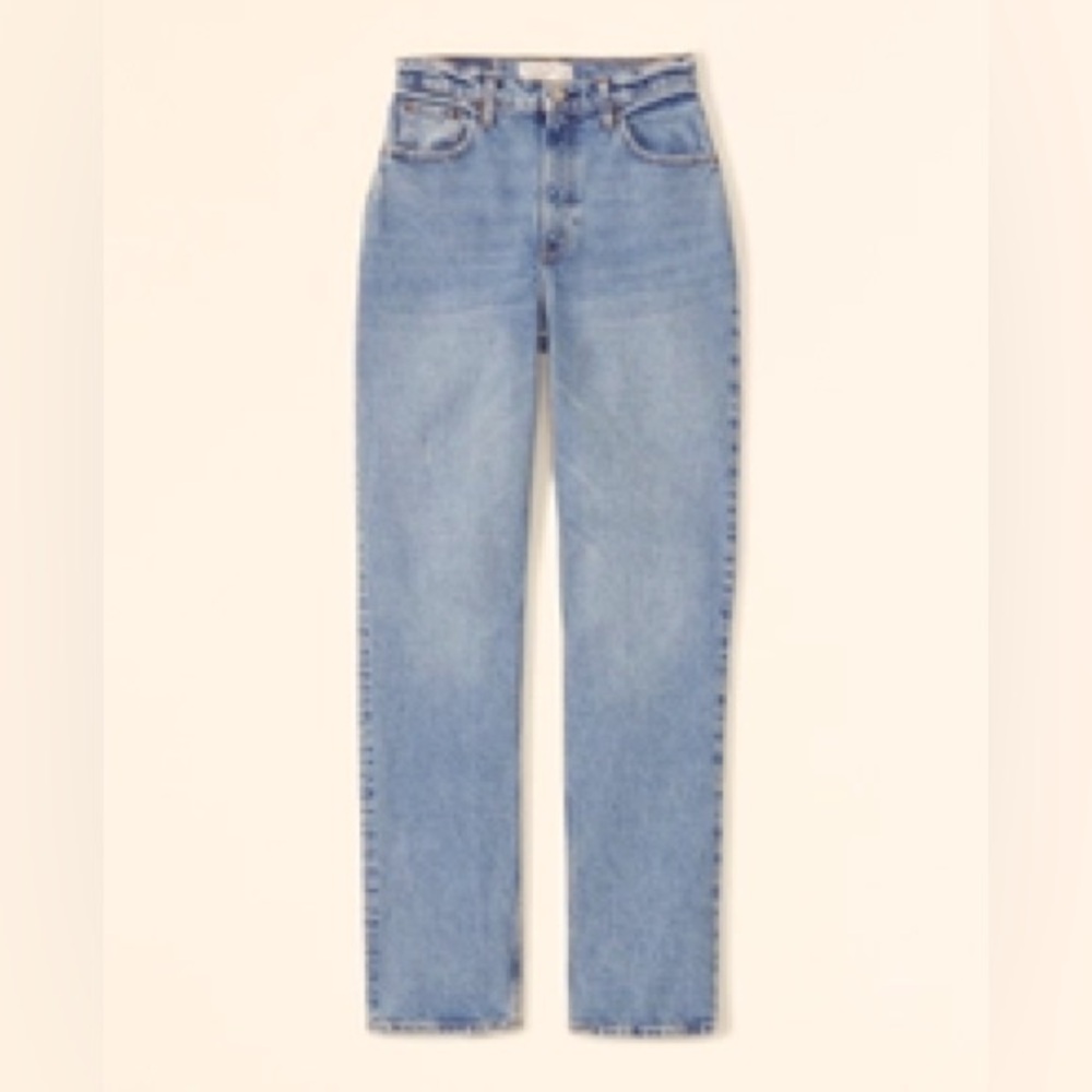 Abercrombie & Fitch Curve Love Ultra High Rise 90s Straight Jean size 34 short.